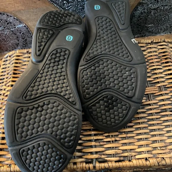 Bzees Camouflage fabric loafers - Picture 4 of 4